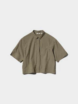 Kort, boksformet skjorte i nylon for damer | Halv erme