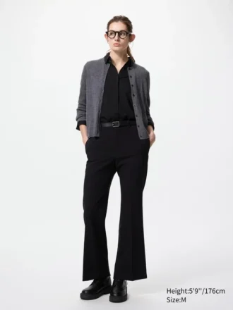 Kort ribbestrikket cardigan i merinoull for damer