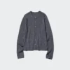 Kort ribbestrikket cardigan i merinoull for damer