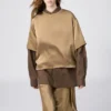 Oversized kort bluse i sateng for damer | Halve ermer