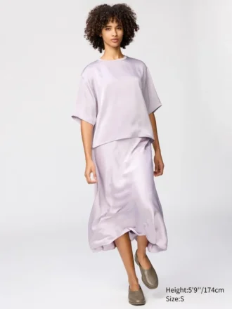 Oversized kort bluse i sateng for damer | Halve ermer