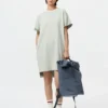 Oversized tofarget T-skjortekjole for kvinner
