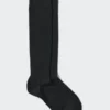 Ribbestrikkede knestrømper for menn