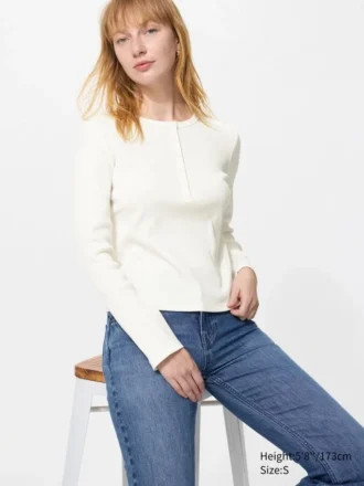Ribbet Henley-T-skjorte for kvinner