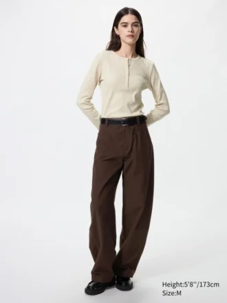 Ribbet Henley-T-skjorte for kvinner